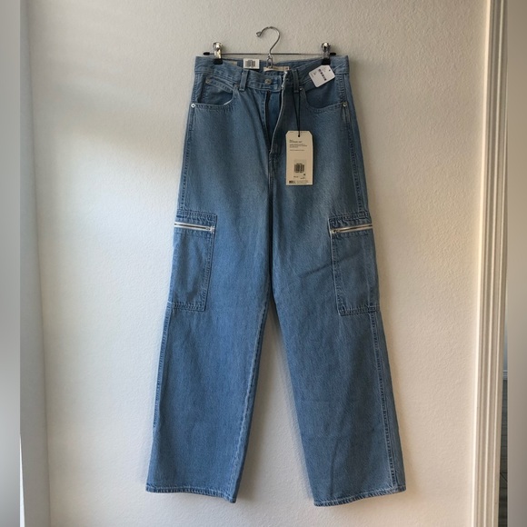 Free People Denim - NWT Free People Levi’s 28x31 Super High rise Cargo